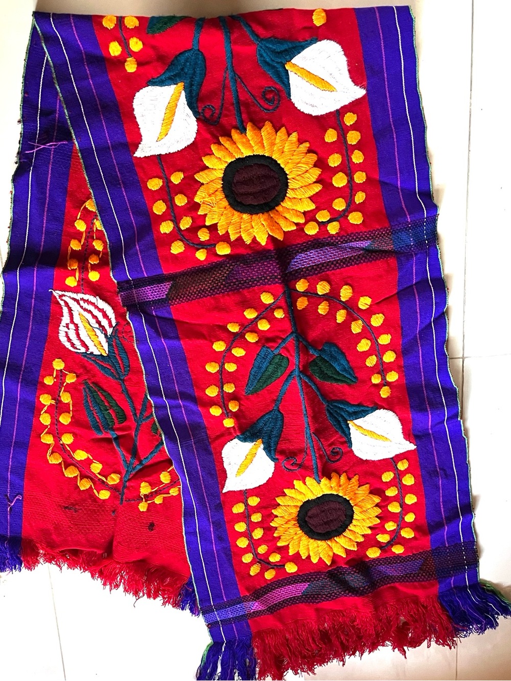 Mexican Handmade Embroidered Table Runner Sun Flowers Calla Lillies Vintage
